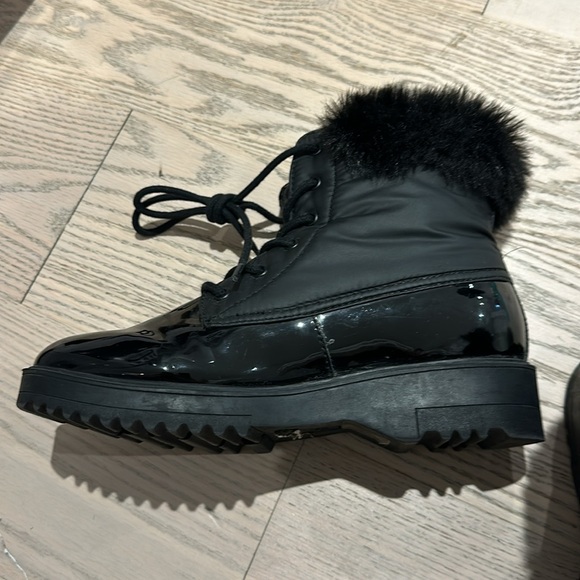 Also boots - Picture 2 of 3